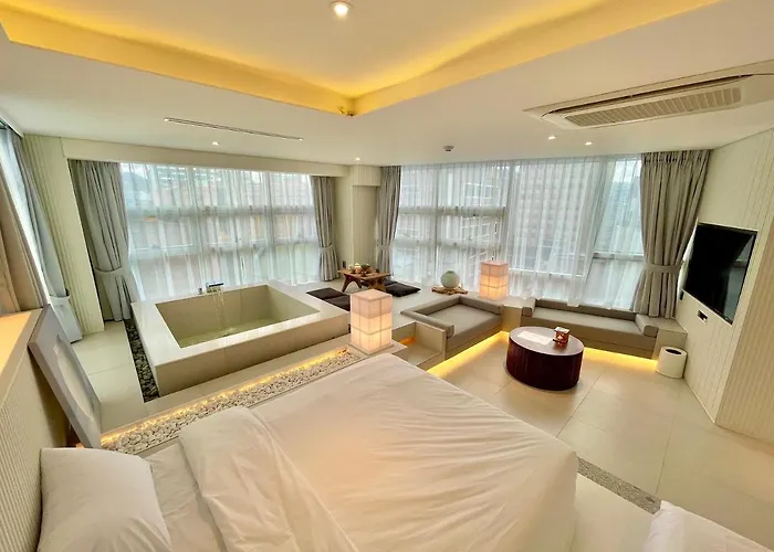 Uh The Myeongdong Hotel Seoul