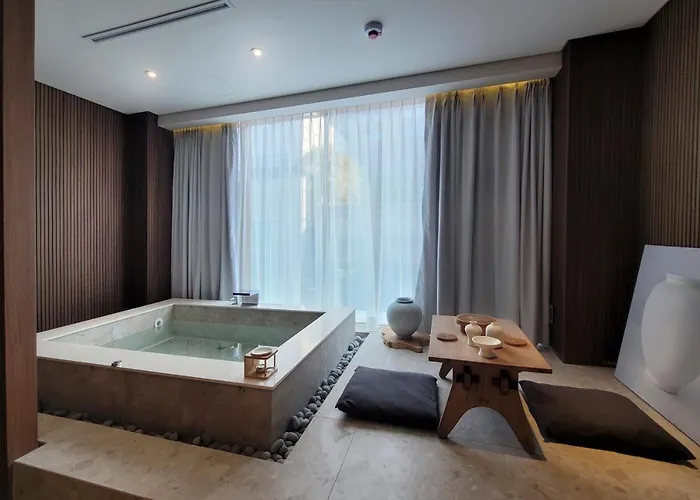 Hotel Uh The Myeongdong