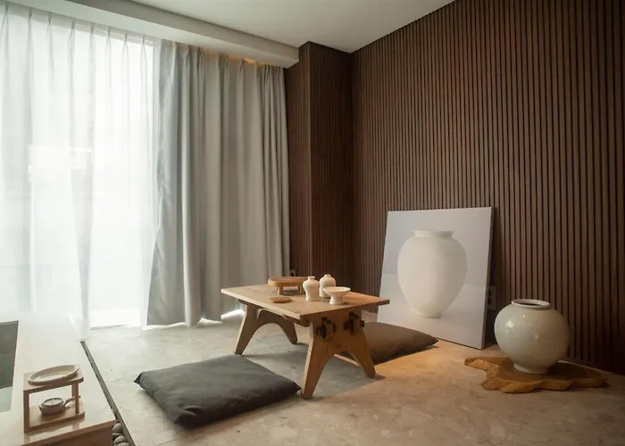 Uh The Myeongdong Hotel Seoul