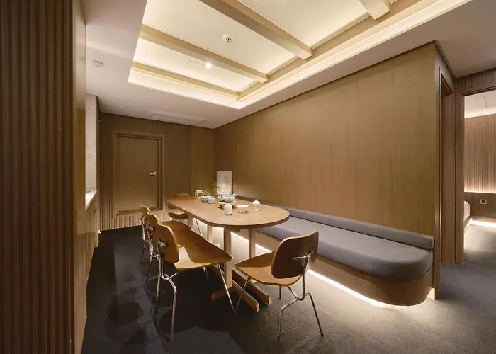 Uh The Myeongdong Hotel 3*