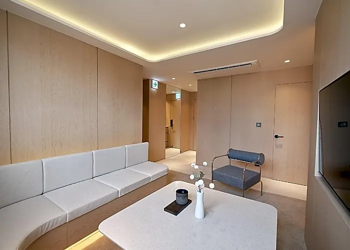Uh The Myeongdong Hotel 3*